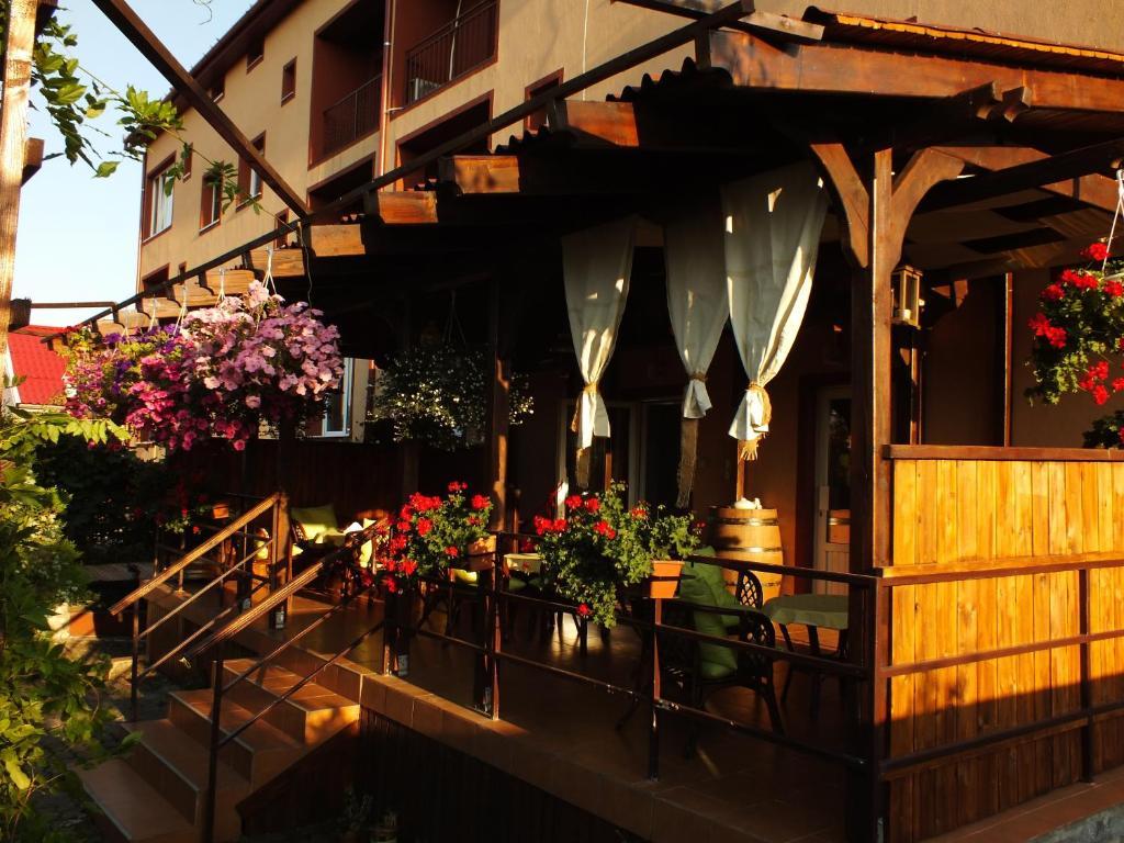 Pension Larisa Arad Exterior photo