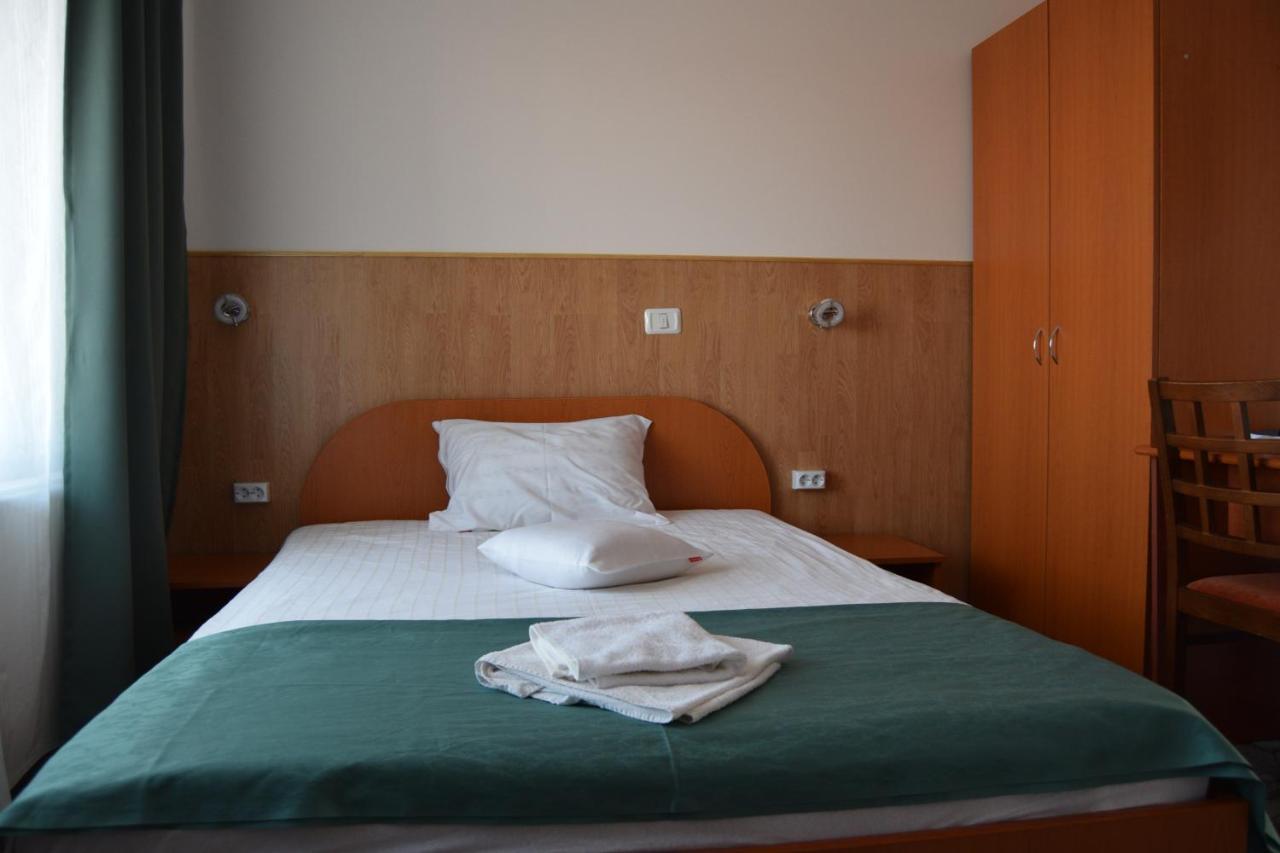 Pension Larisa Arad Exterior photo