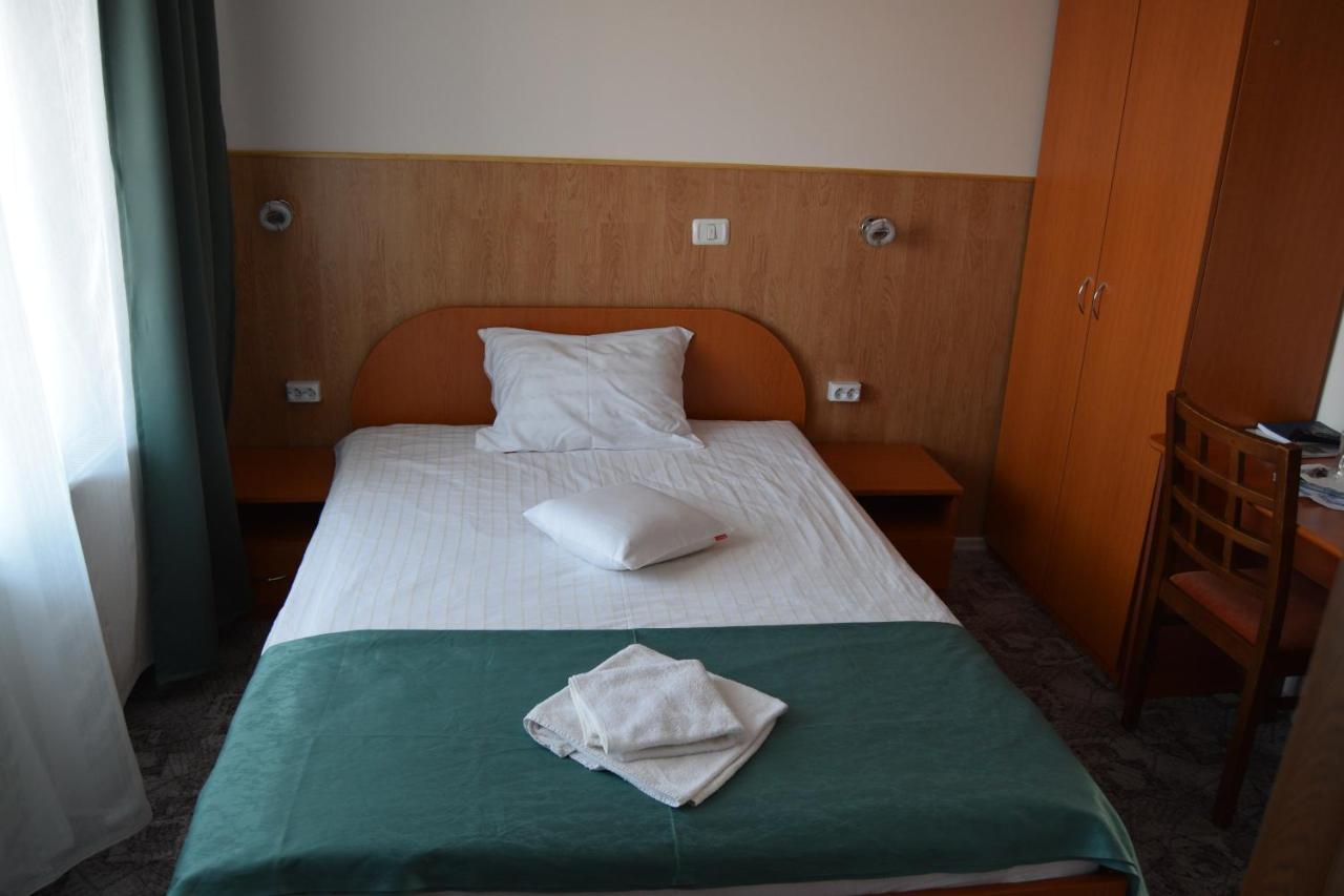 Pension Larisa Arad Exterior photo